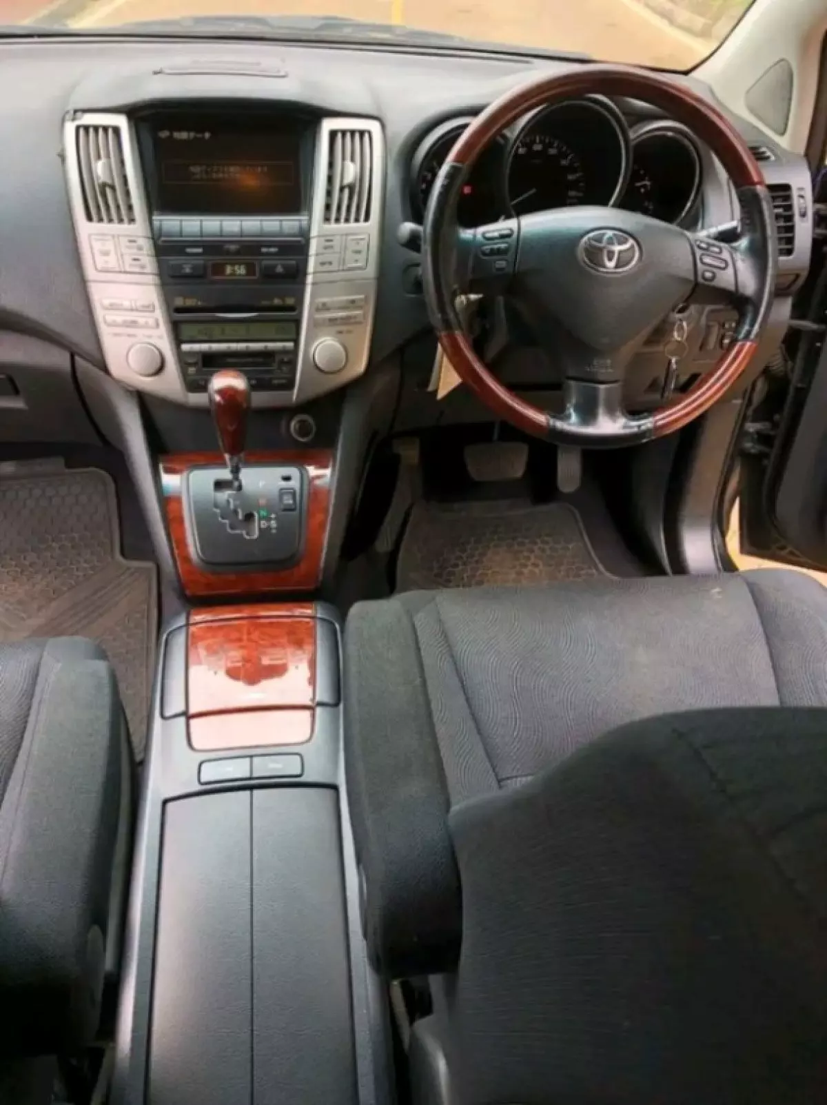 interiorFront