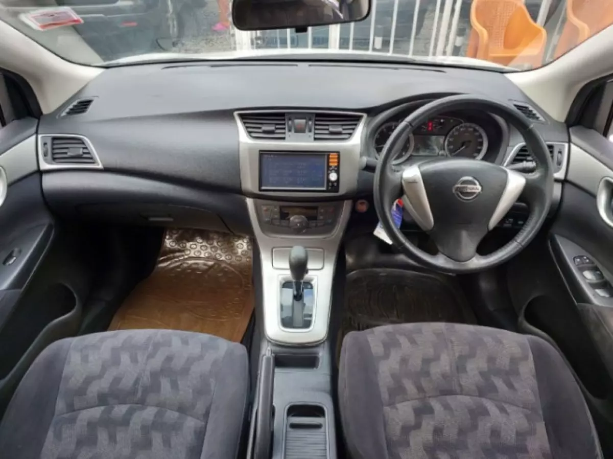 interiorFront