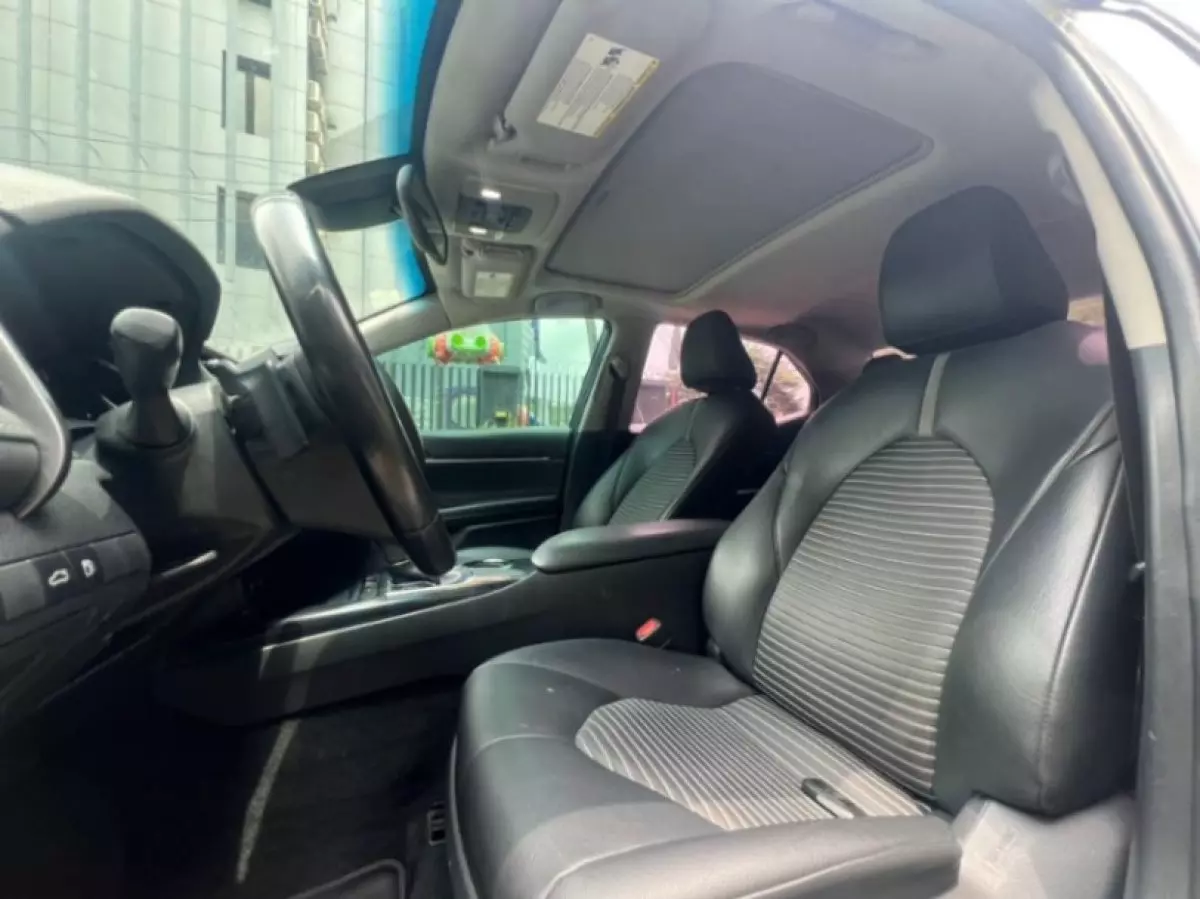 interiorFront