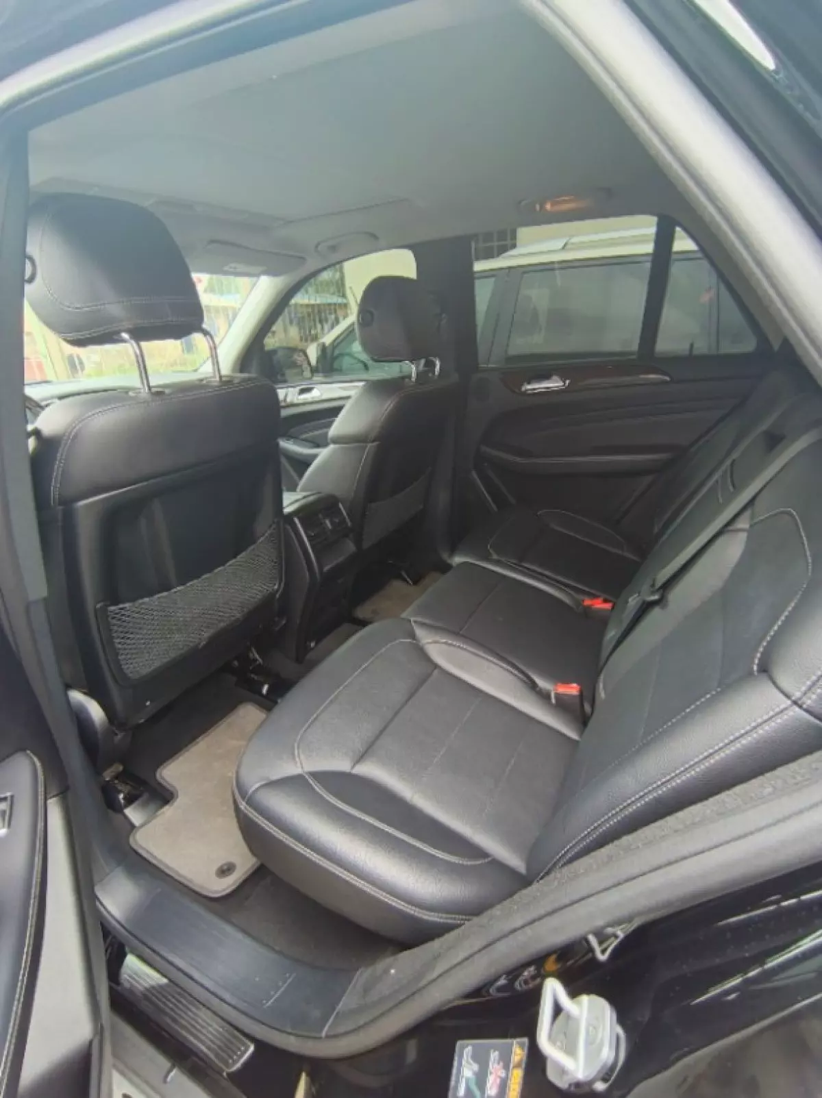 interiorBack