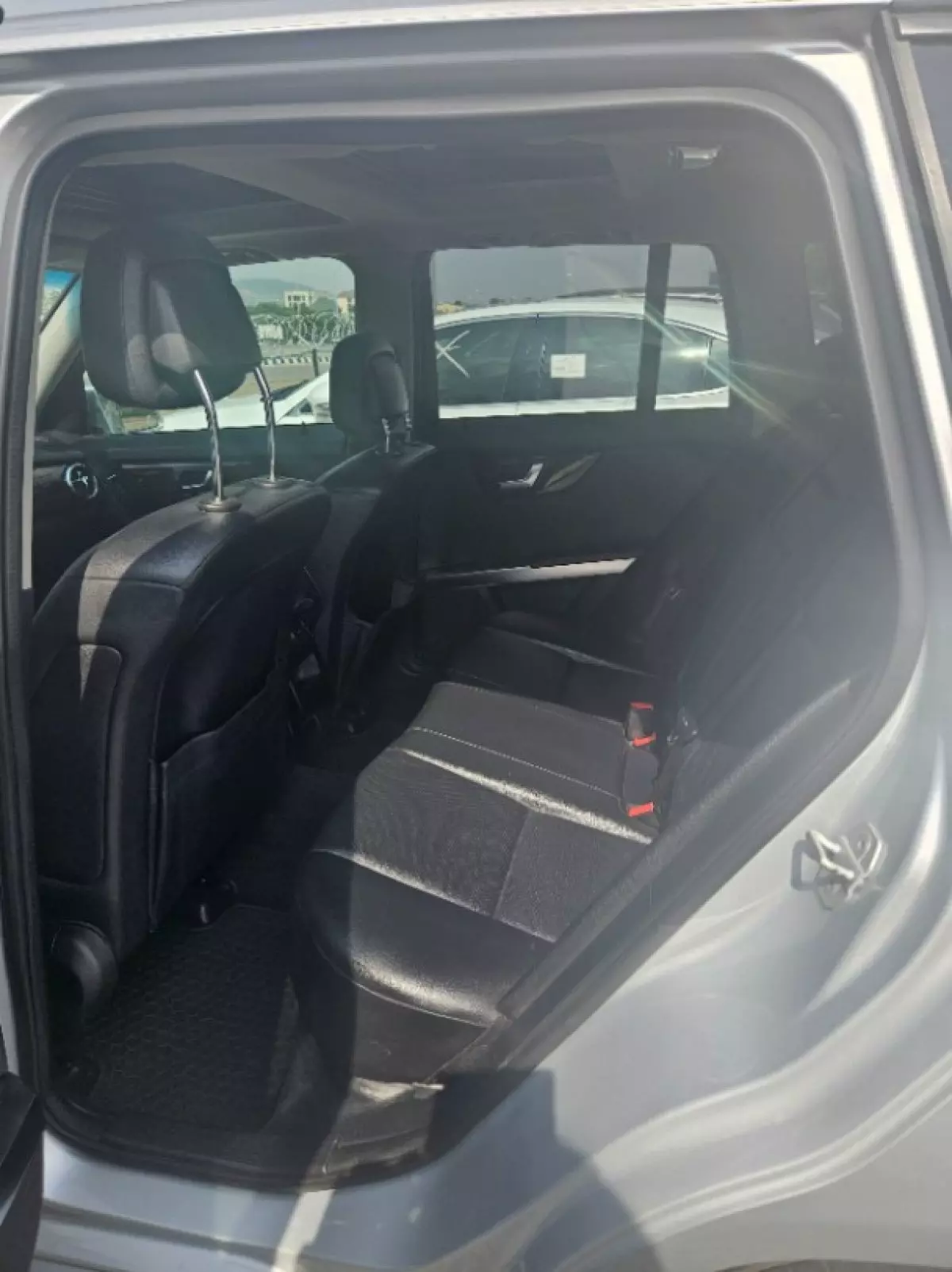 interiorBack