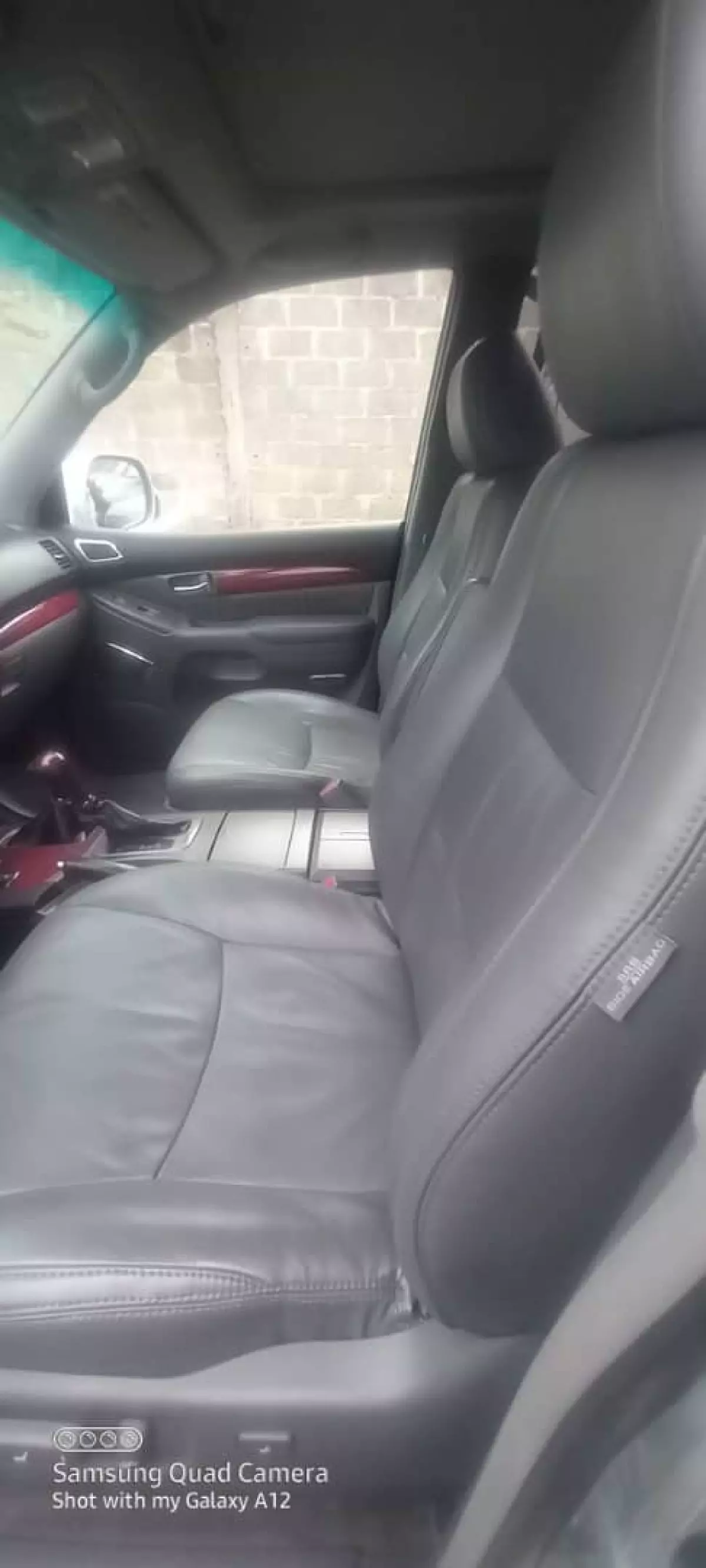 frontInteriorSeat