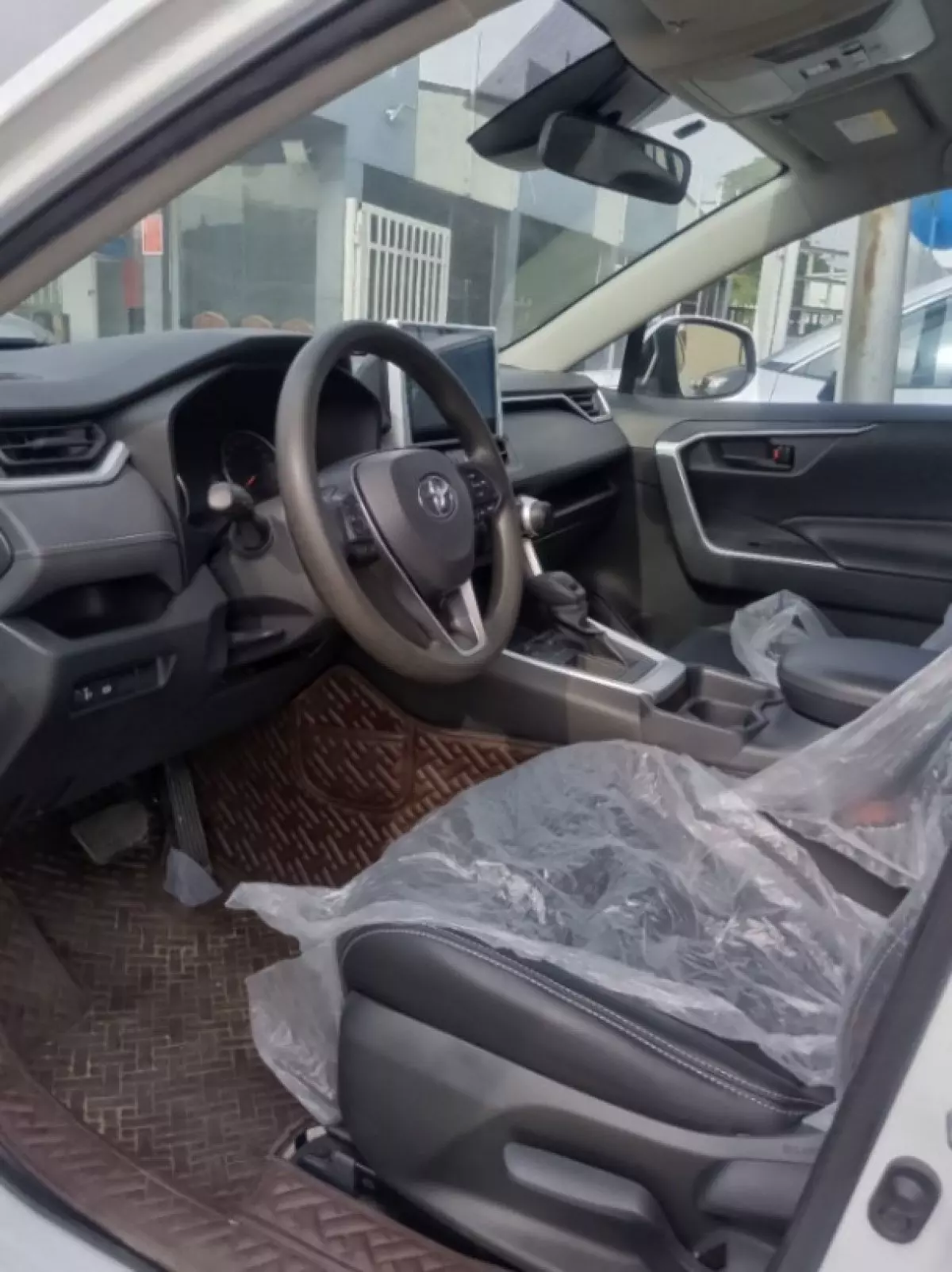 interiorFront
