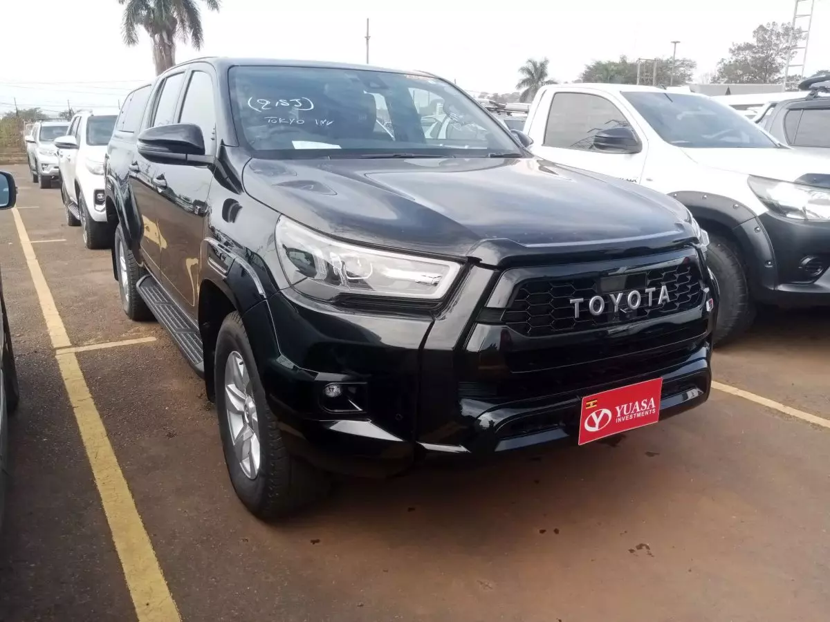 Toyota Hilux   - 2023