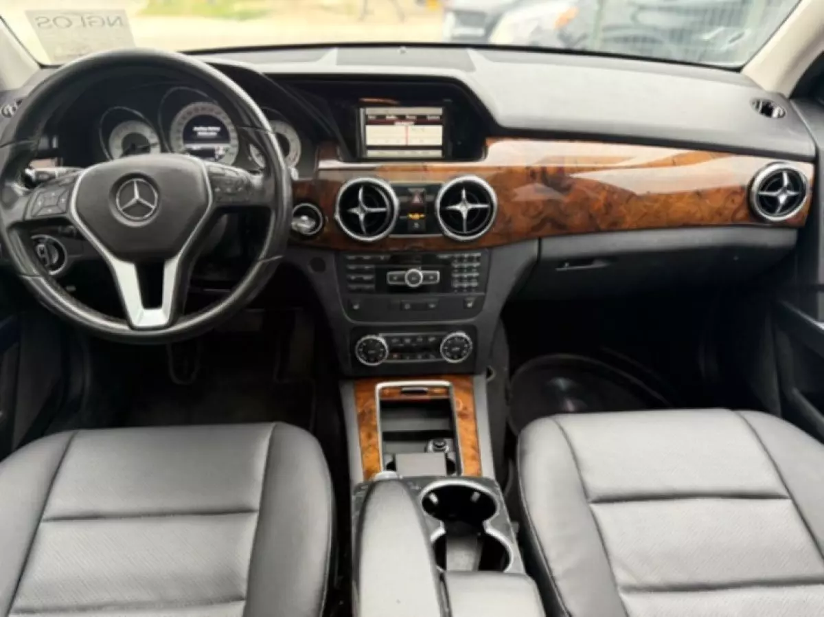 interiorFront