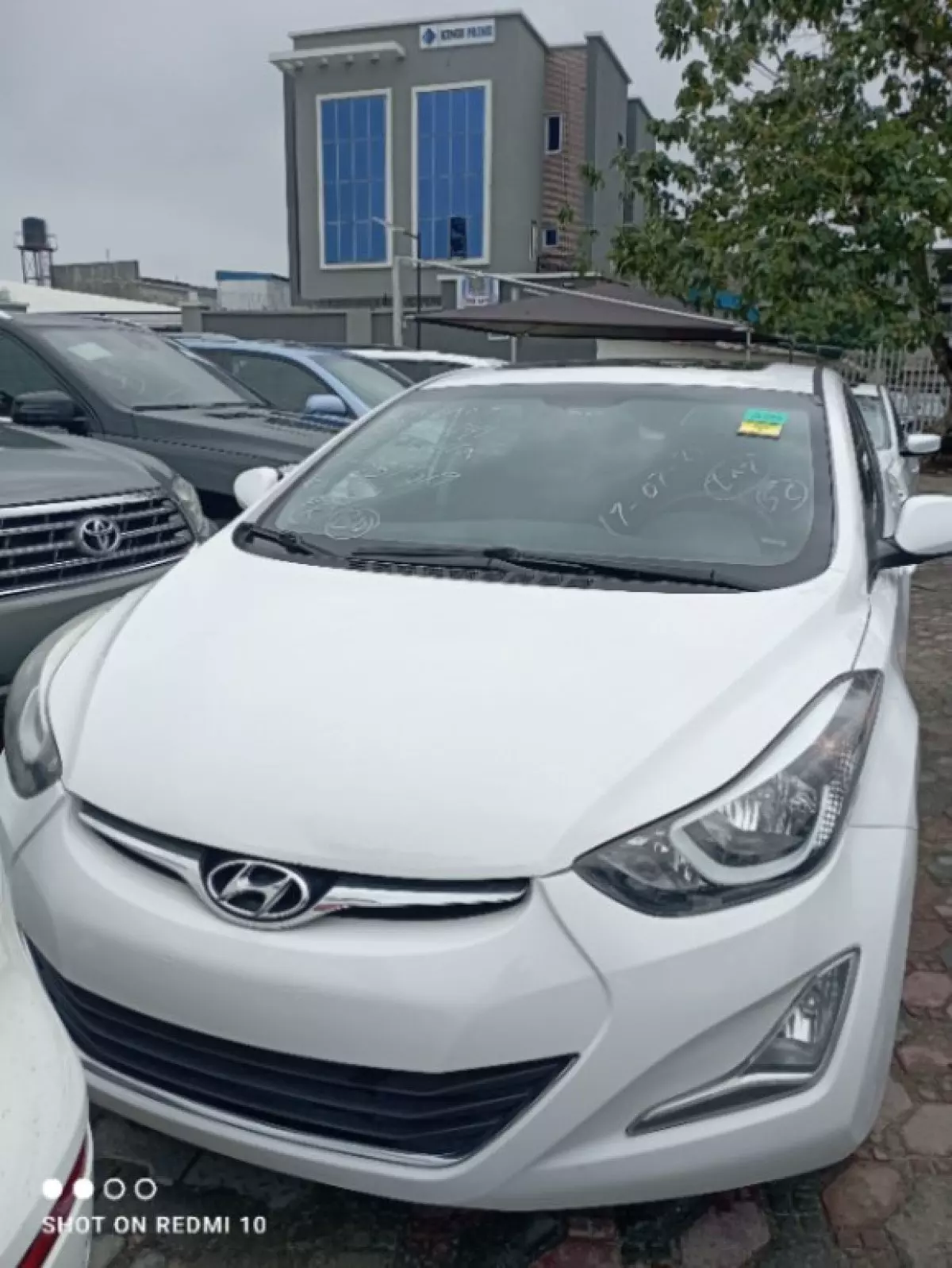Hyundai Elantra - 2015