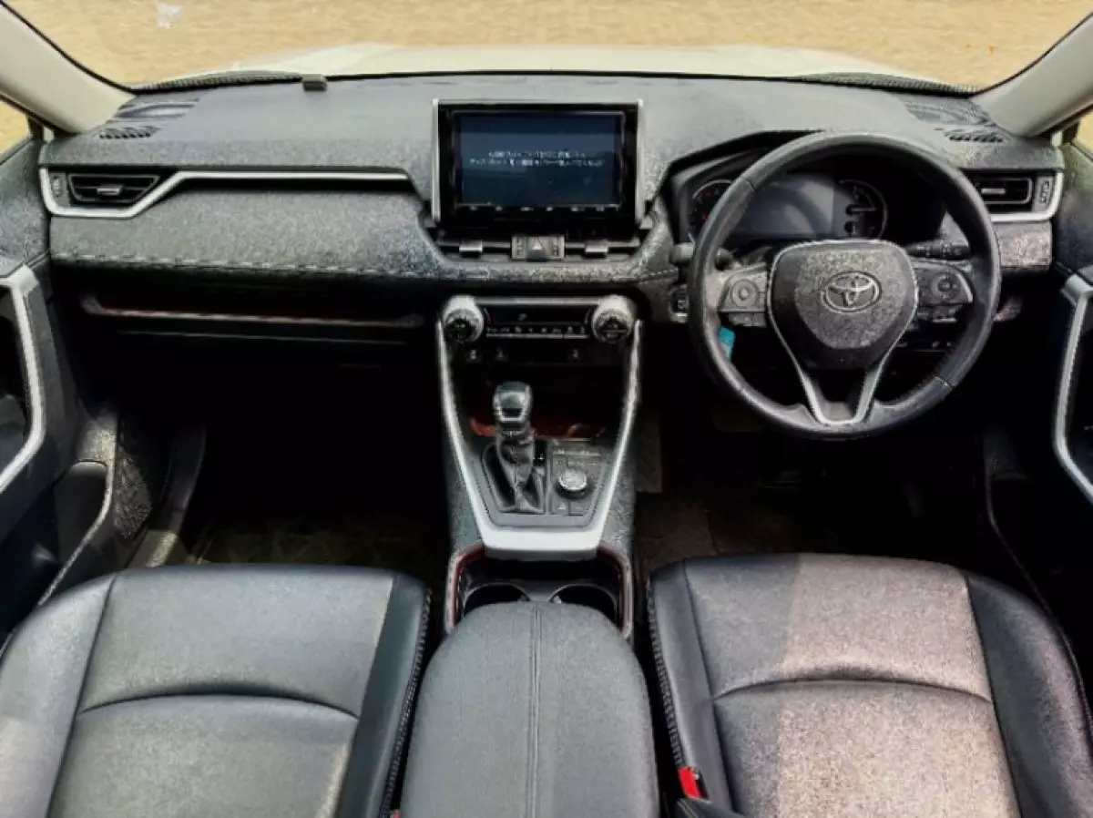 interiorFront