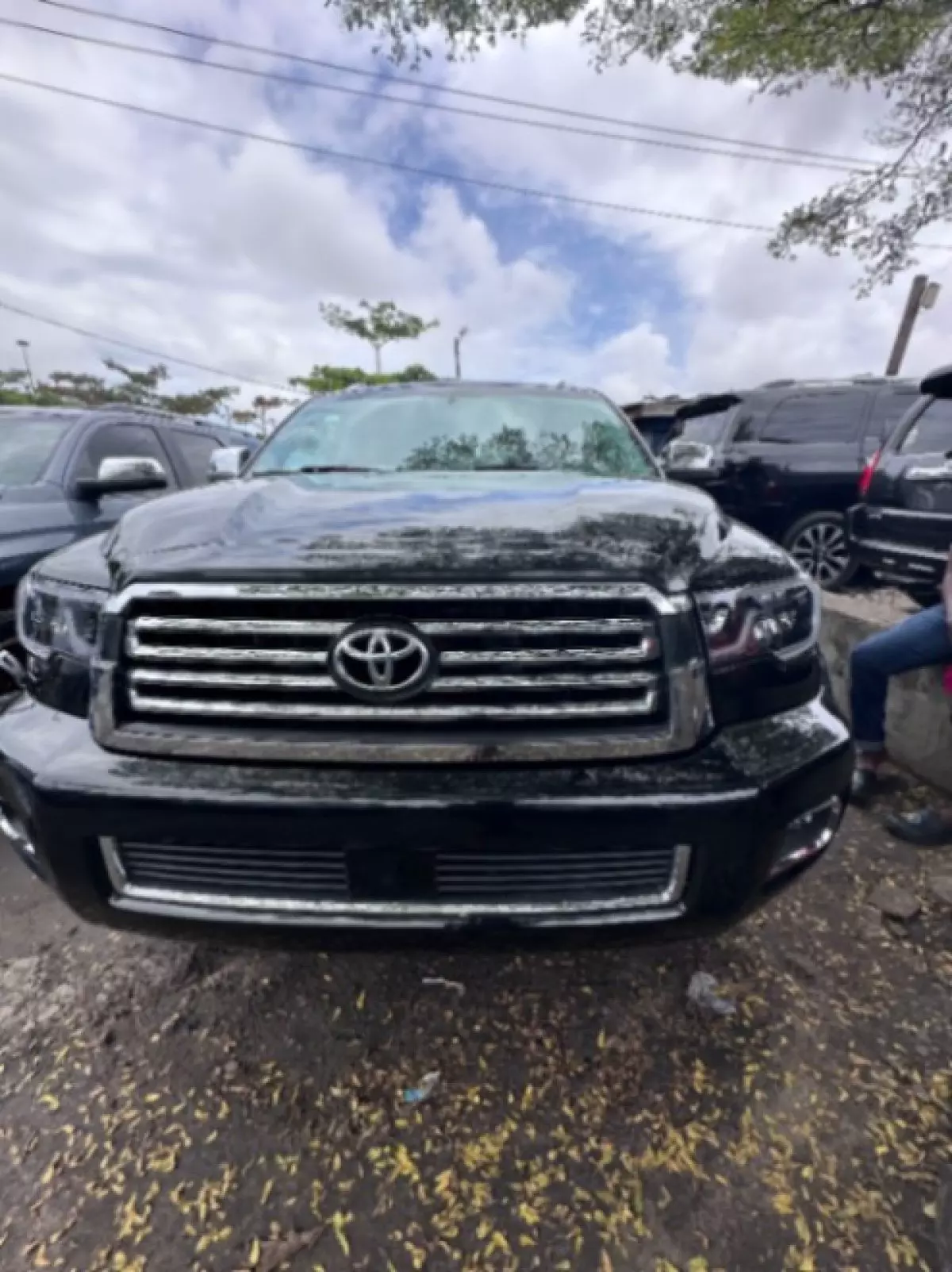 Toyota Sequoia - 2016