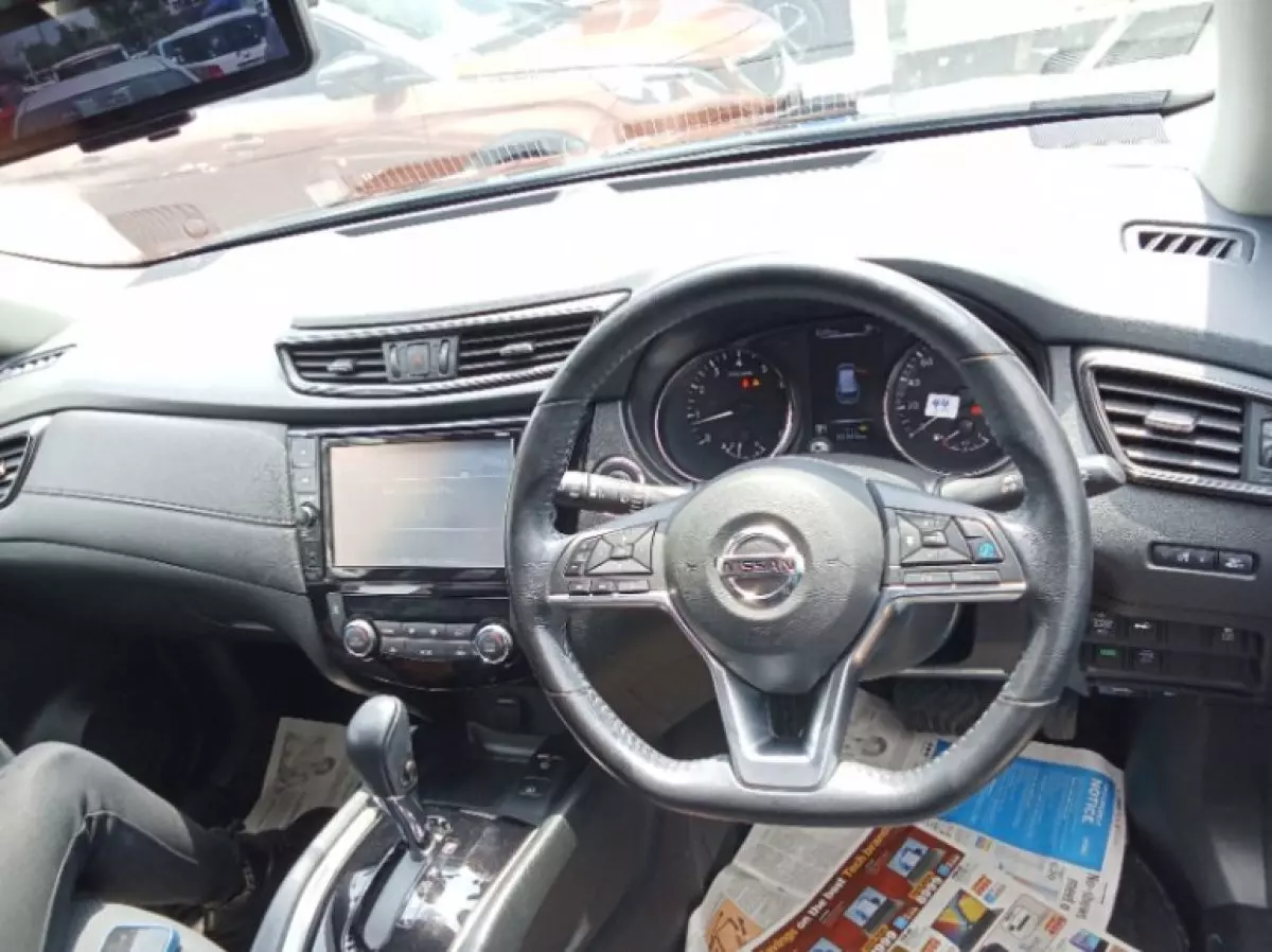 interiorFront