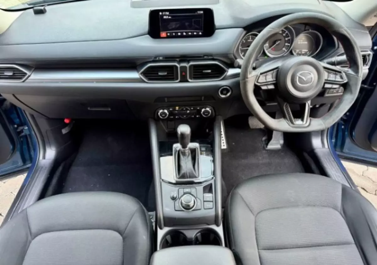 interiorFront