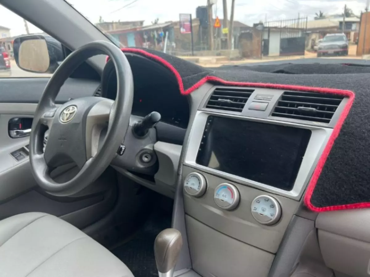 interiorFront