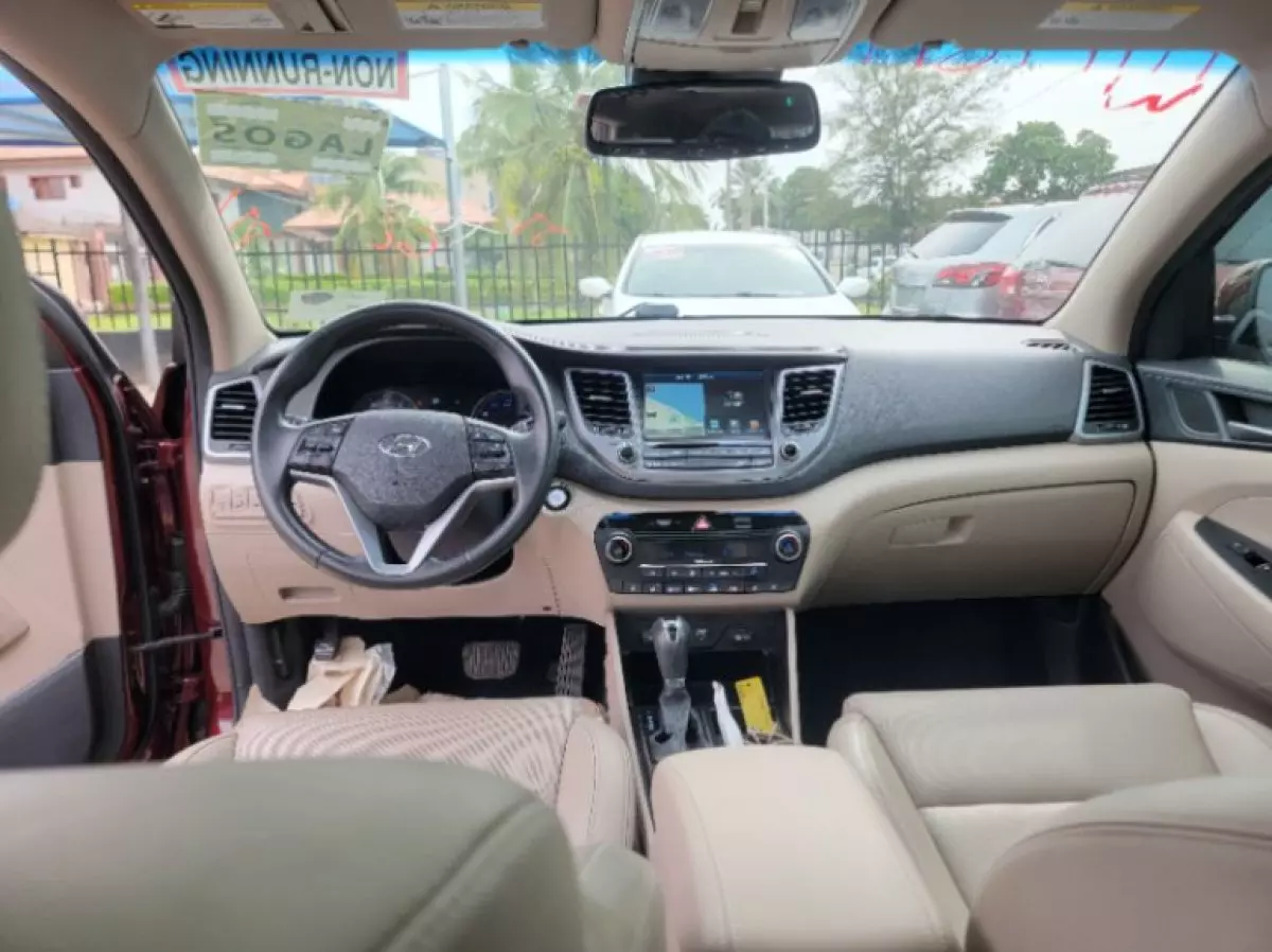 interiorFront