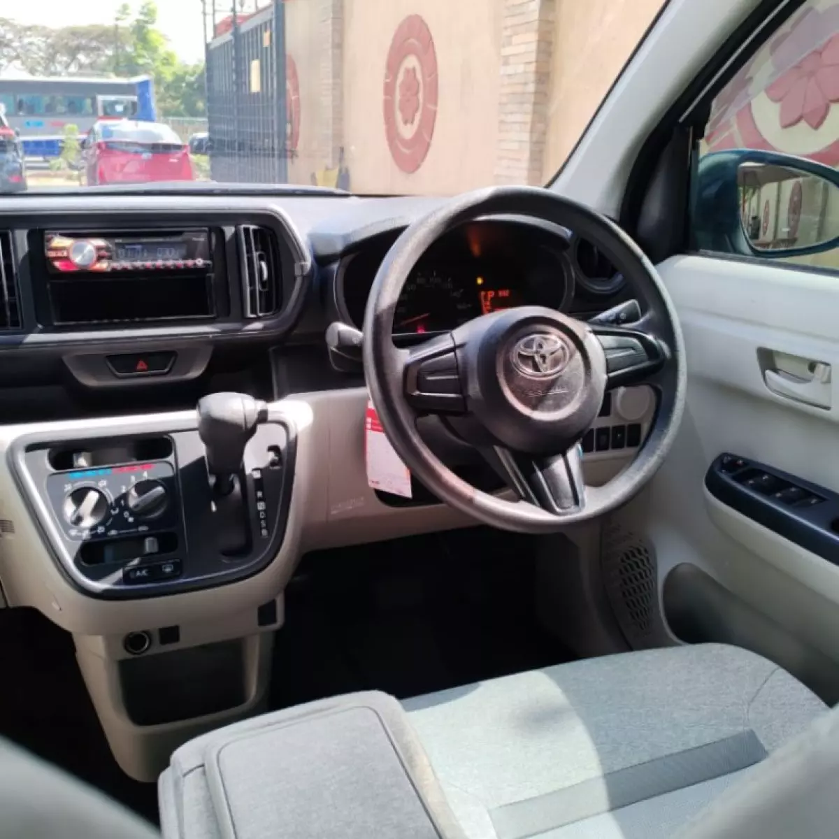 interiorFront
