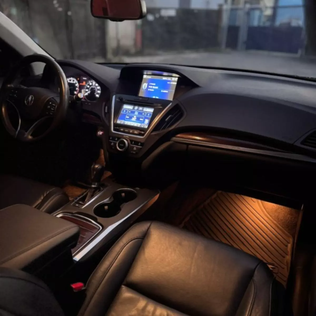 interiorFront