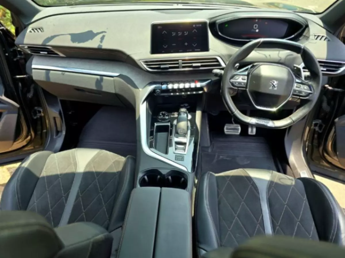 interiorFront