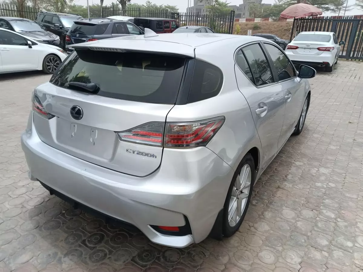 car Right Back