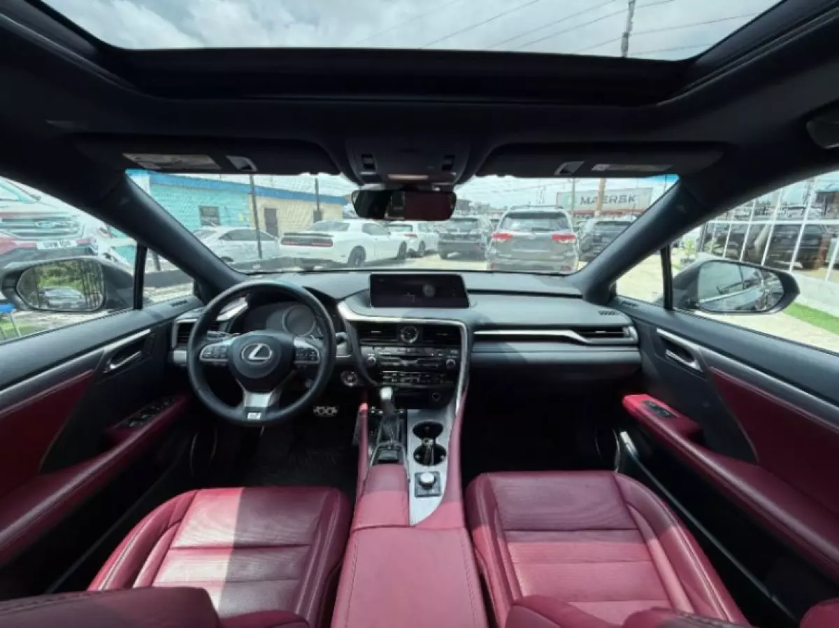 interiorFront