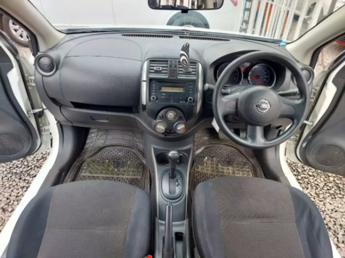 interiorFront