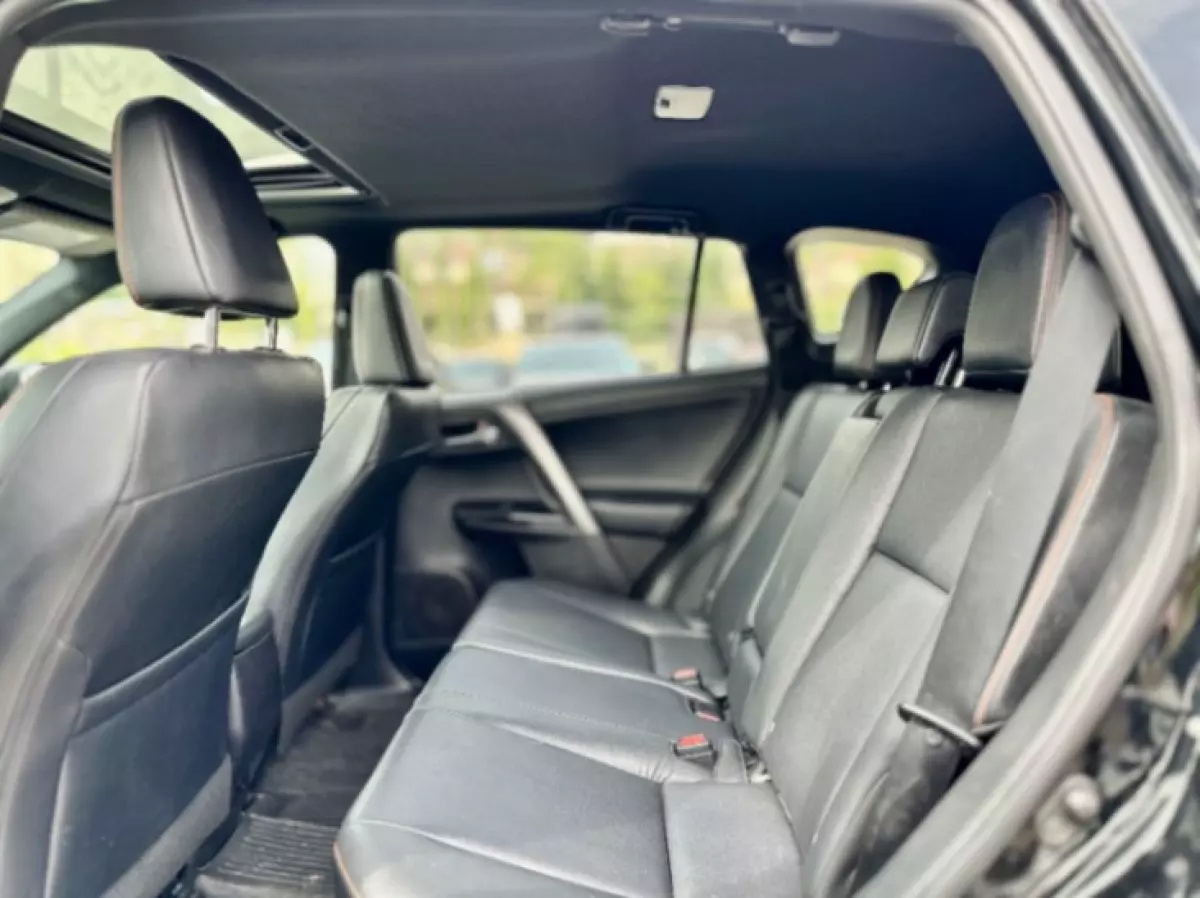 interiorBack