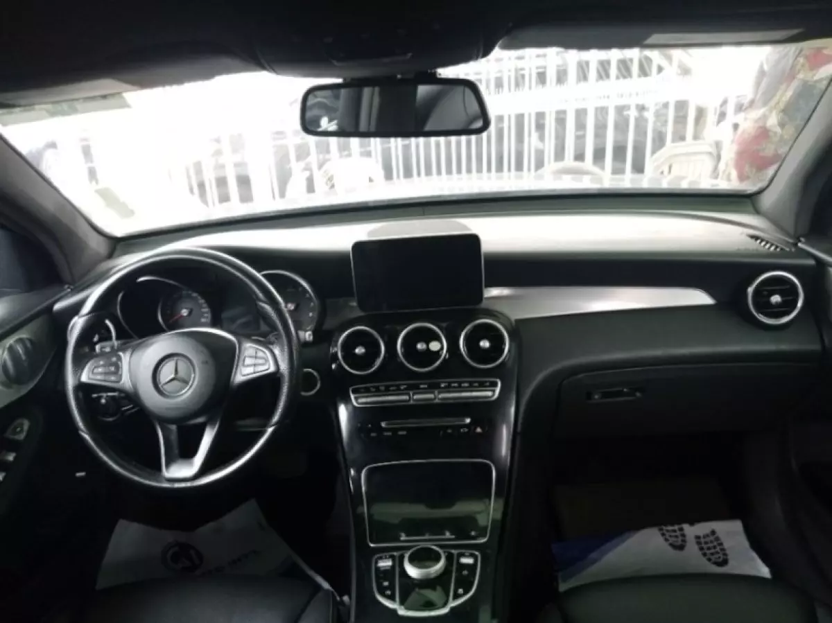 interiorFront
