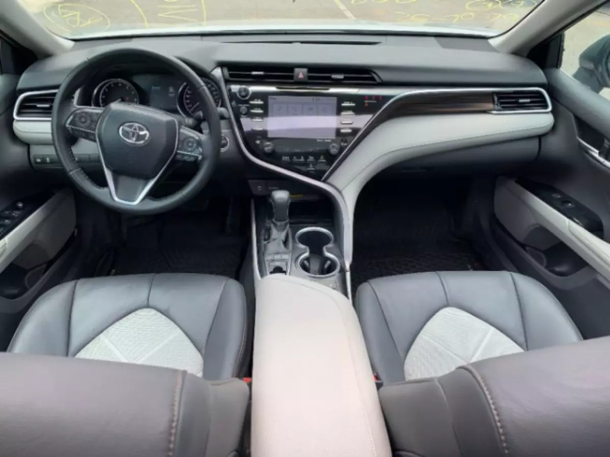 interiorFront