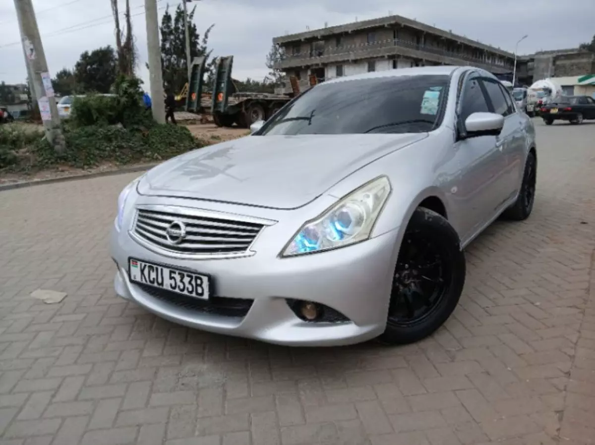 Nissan Skyline - 2013