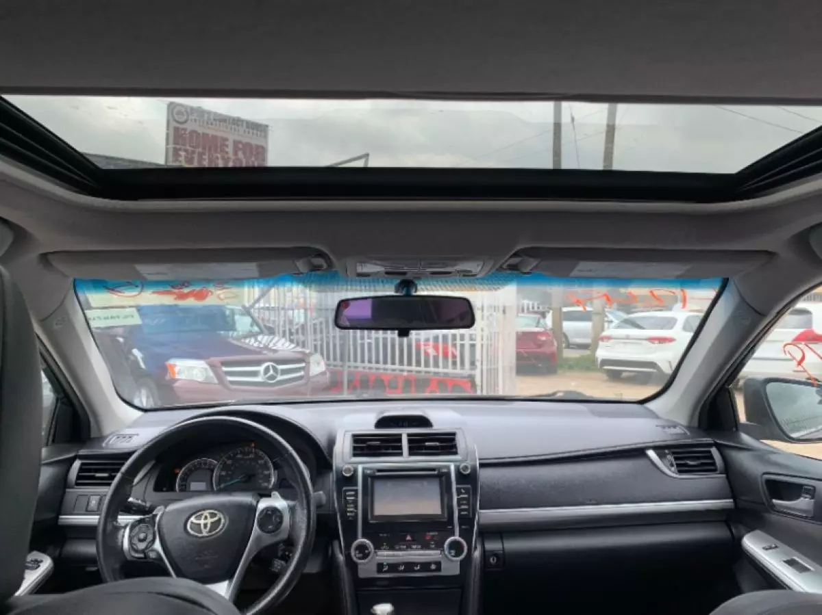 interiorFront
