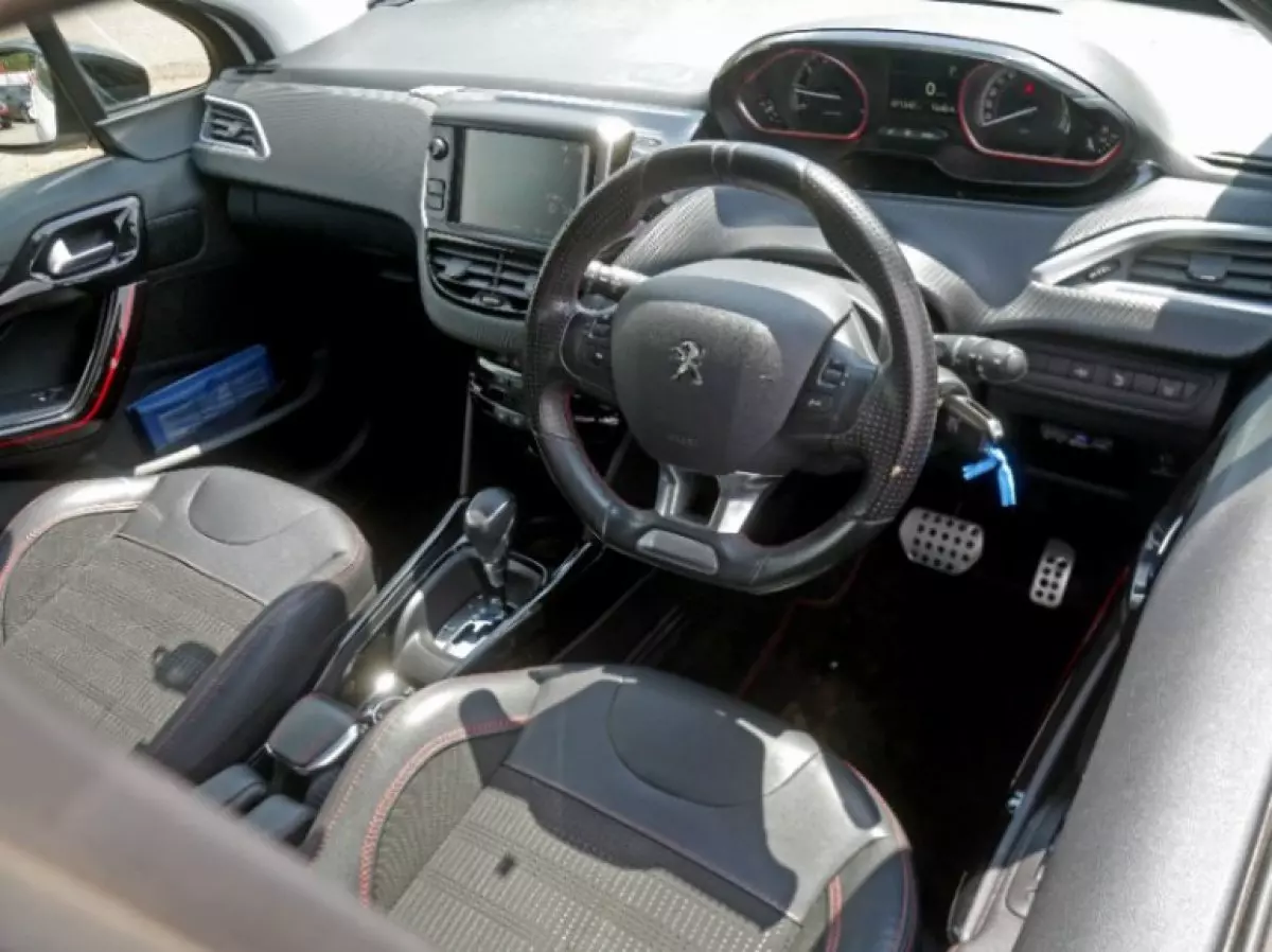 interiorFront