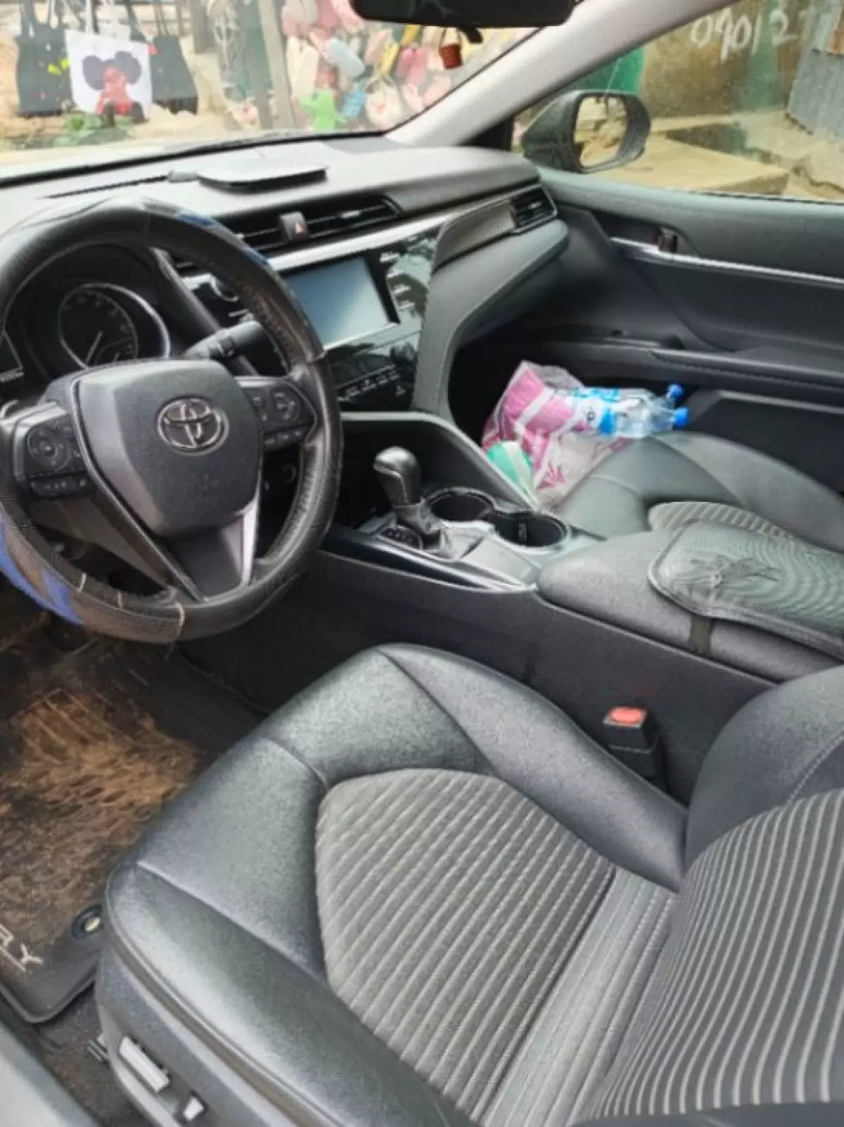 interiorFront