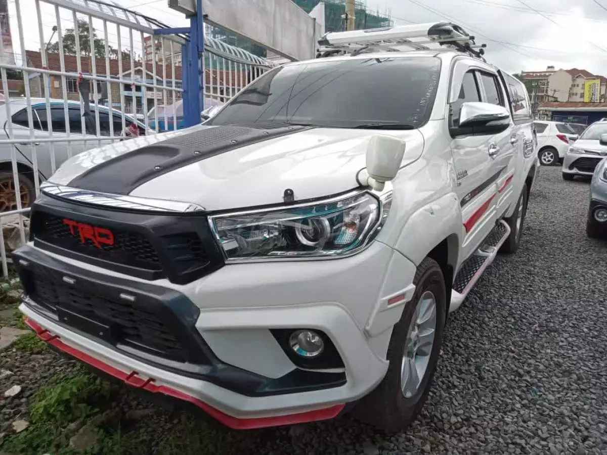 Toyota Hilux Revo  - 2015