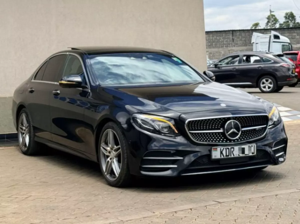 Mercedes-Benz E200 - 2017