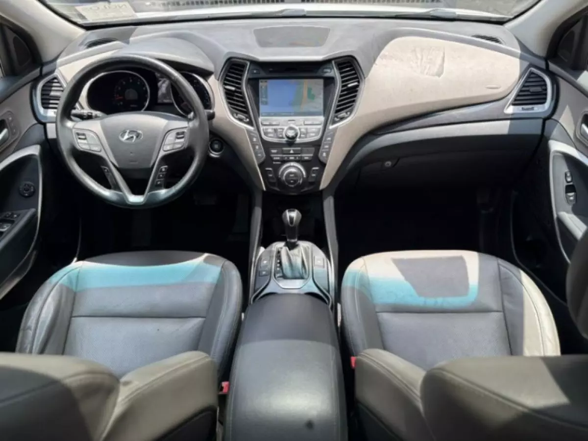 interiorFront
