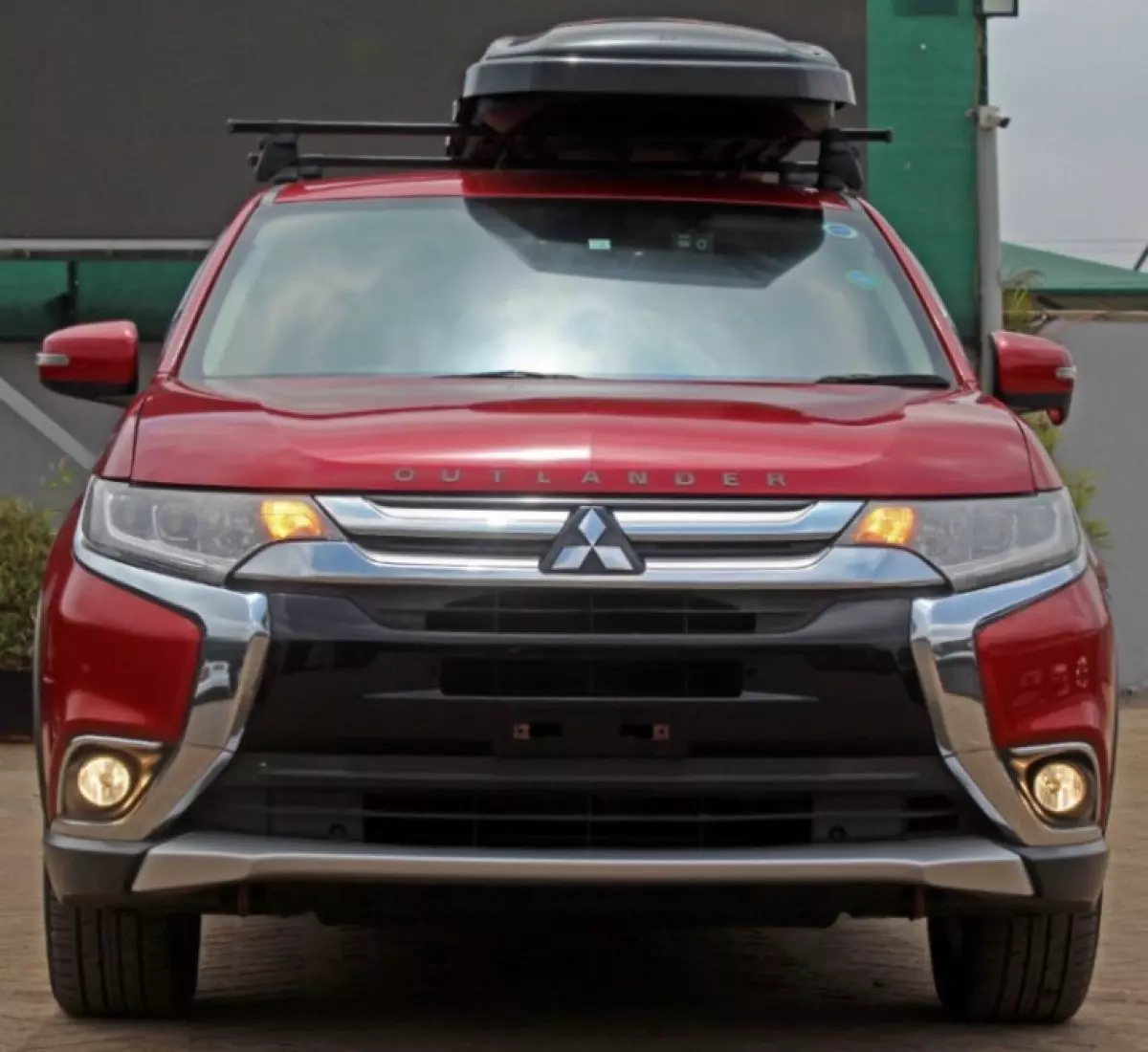 Mitsubishi OUTLANDER - 2016
