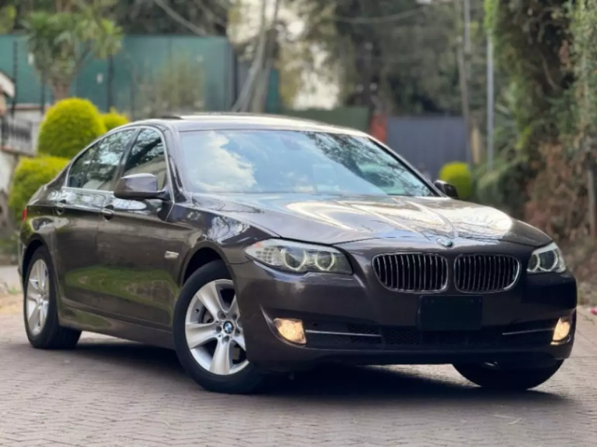 BMW 528i - 2011