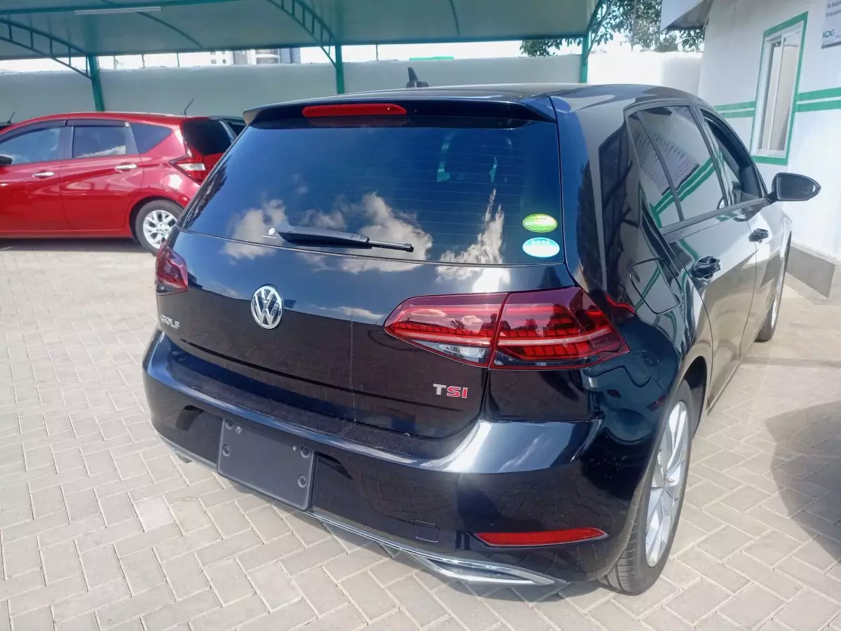 car Right Back
