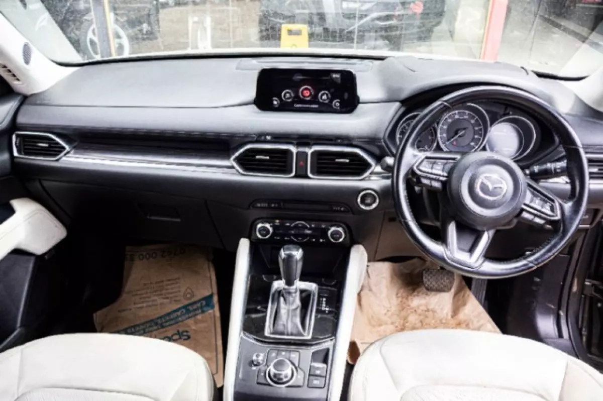 interiorFront