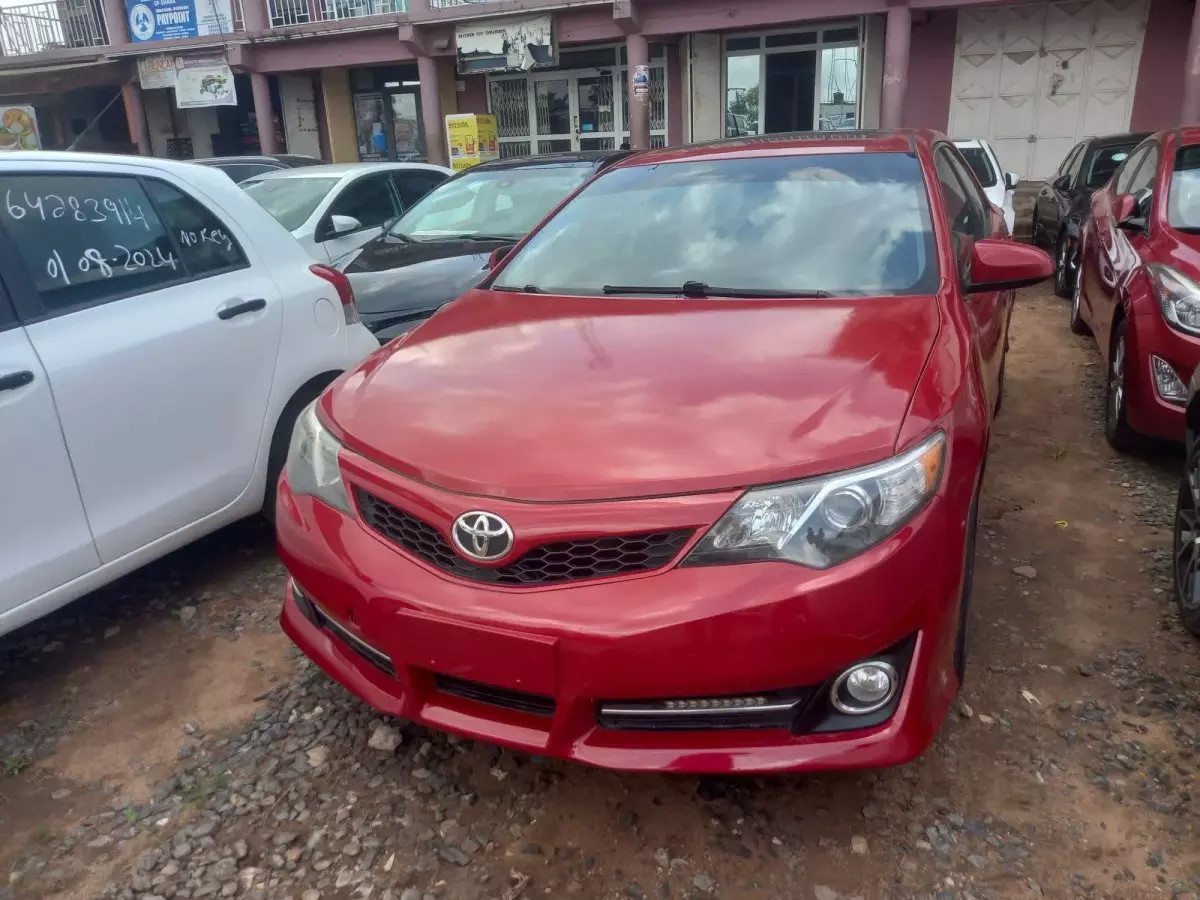 Toyota Camry - 2013