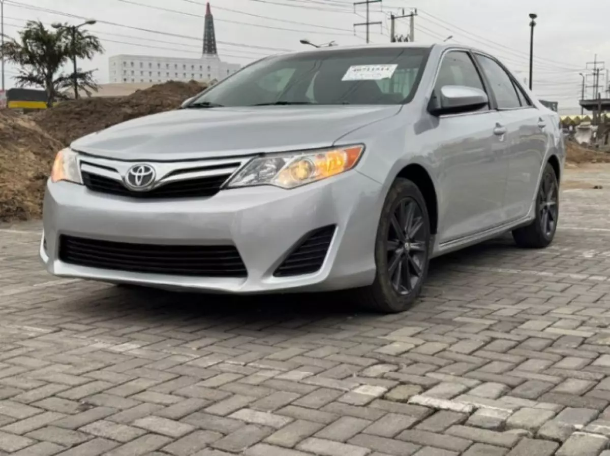 Toyota Camry - 2013