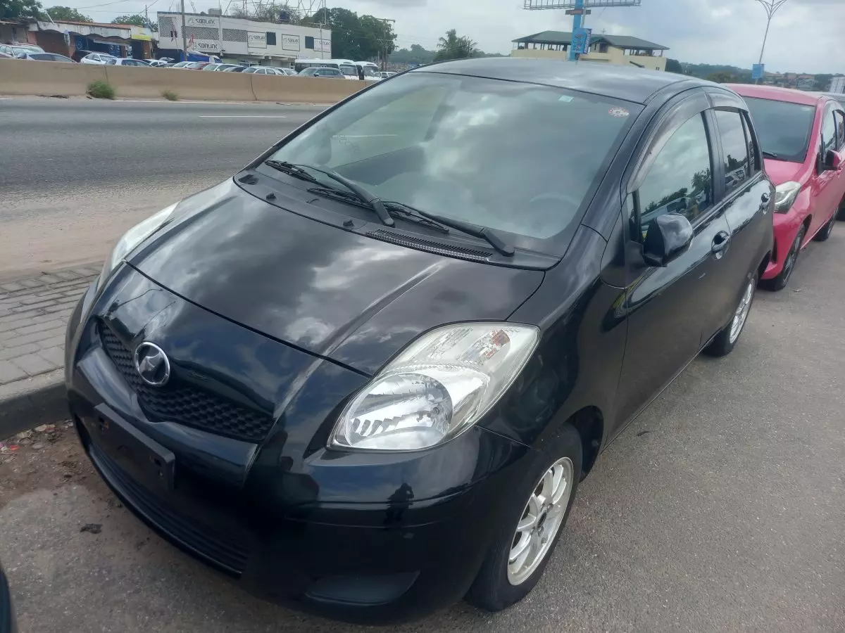 Toyota Vitz - 2011