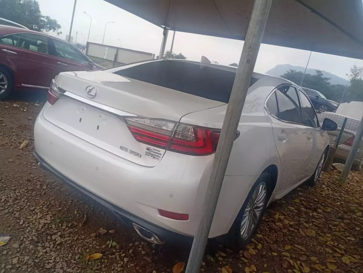 car Right Back