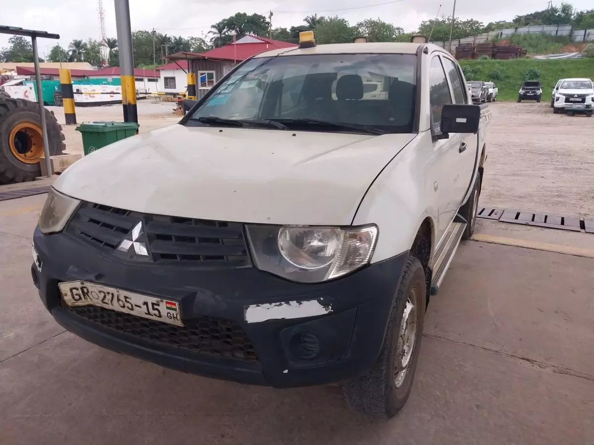 Mitsubishi L200 D/C GL Did - 2015