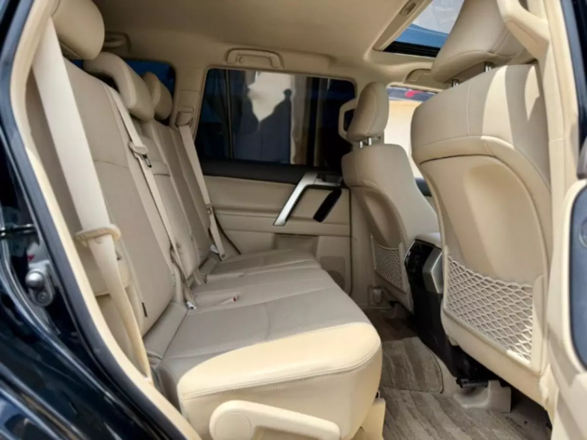 interiorBack