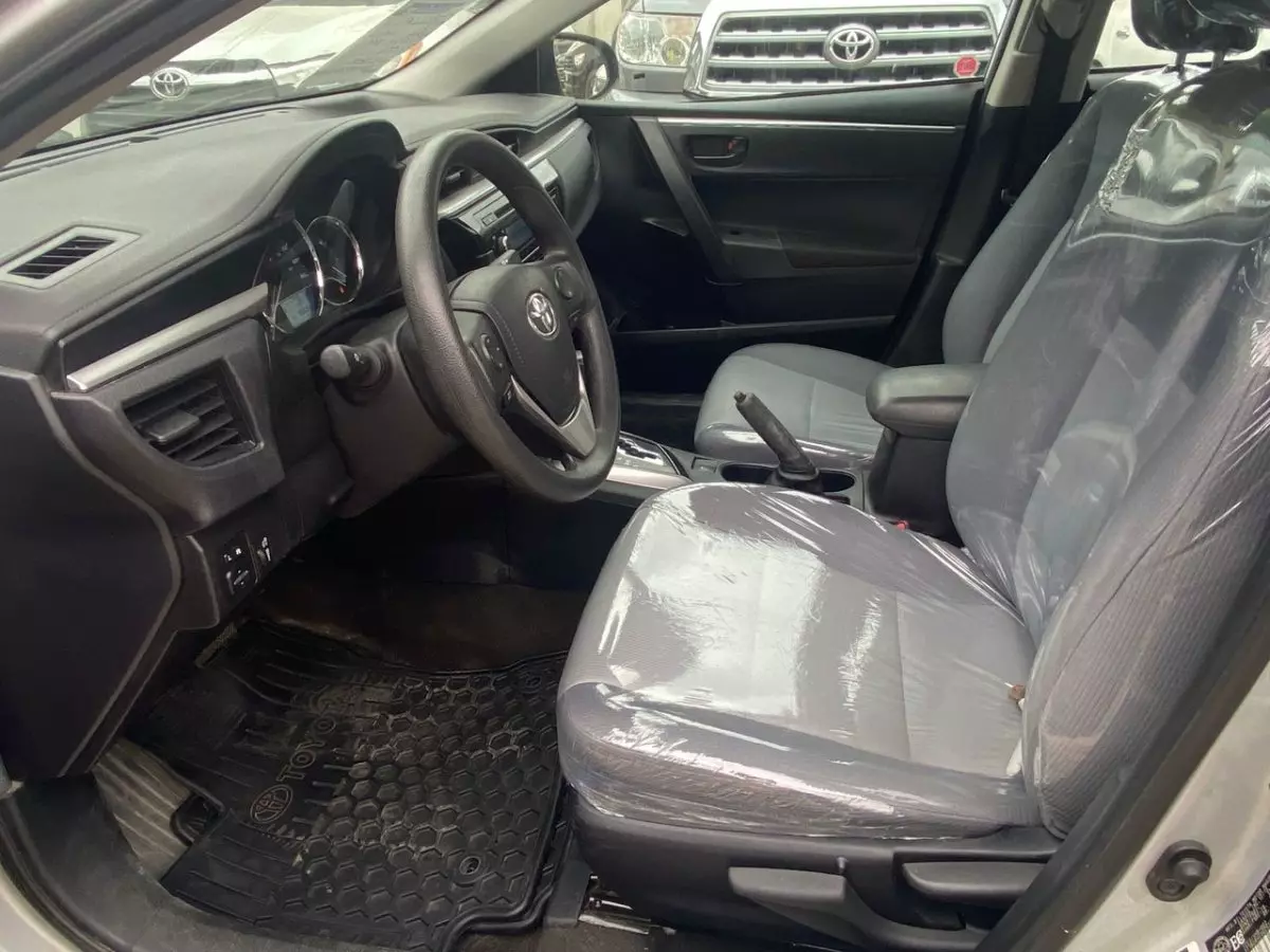 frontInteriorSeat