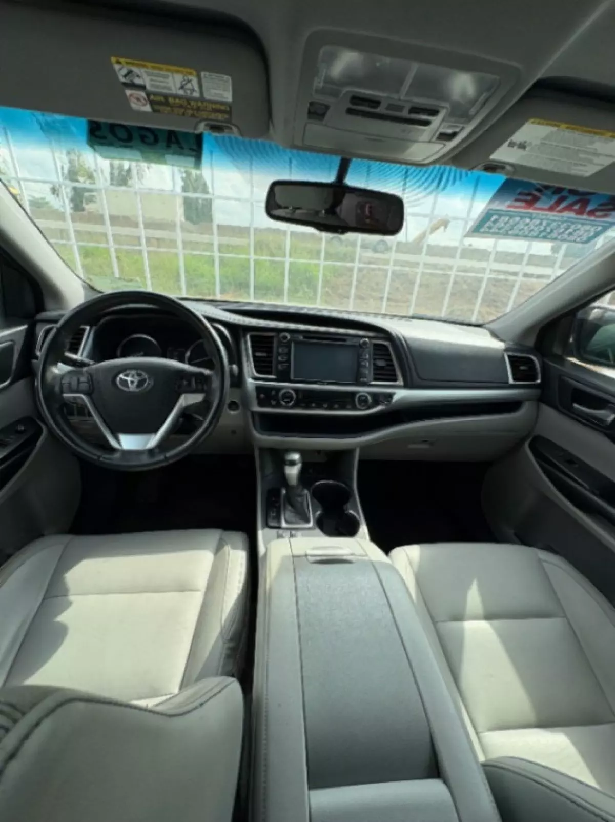 interiorFront