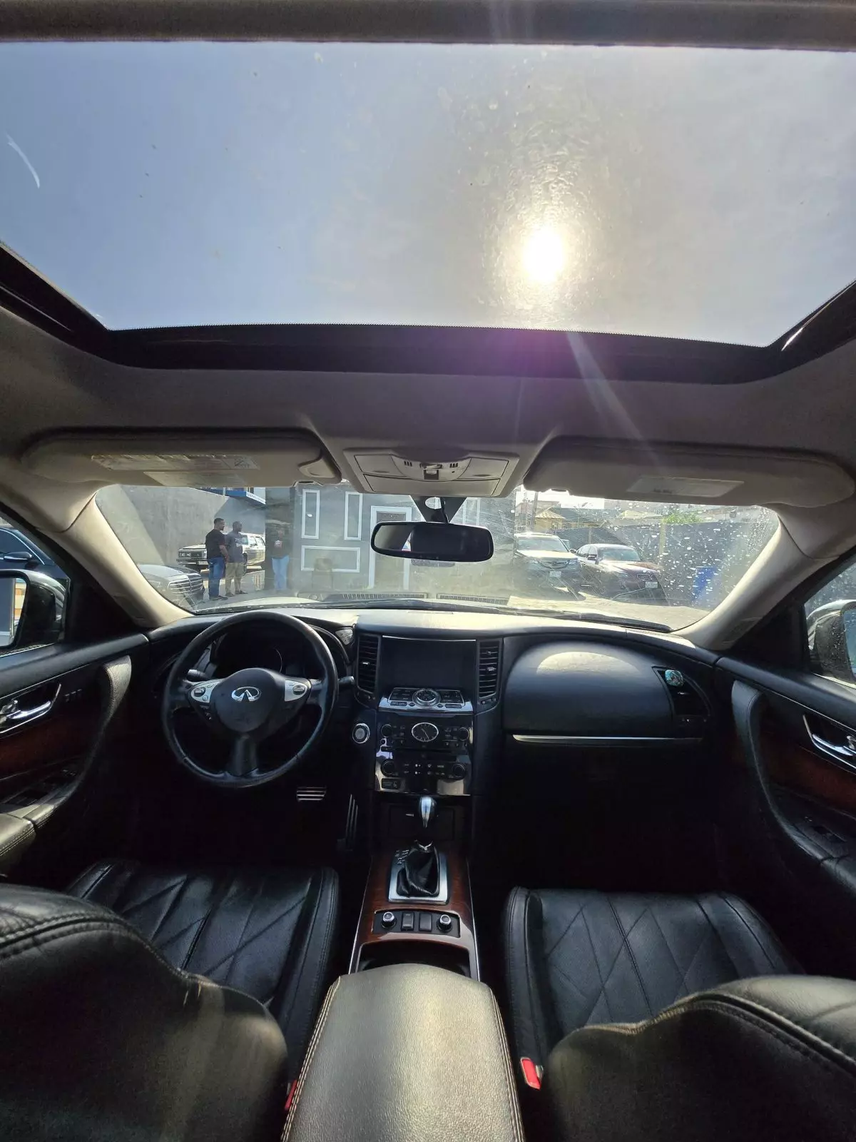 interiorFront