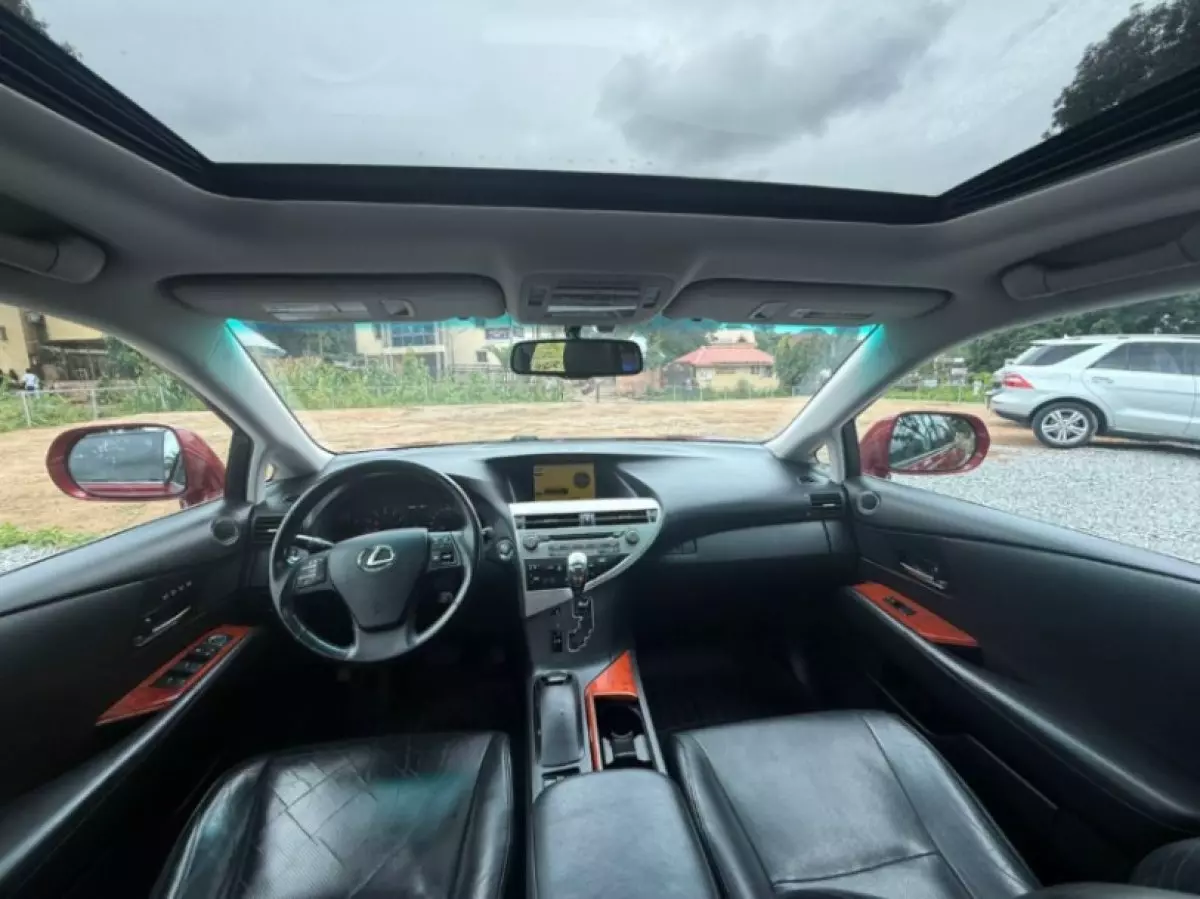 interiorFront
