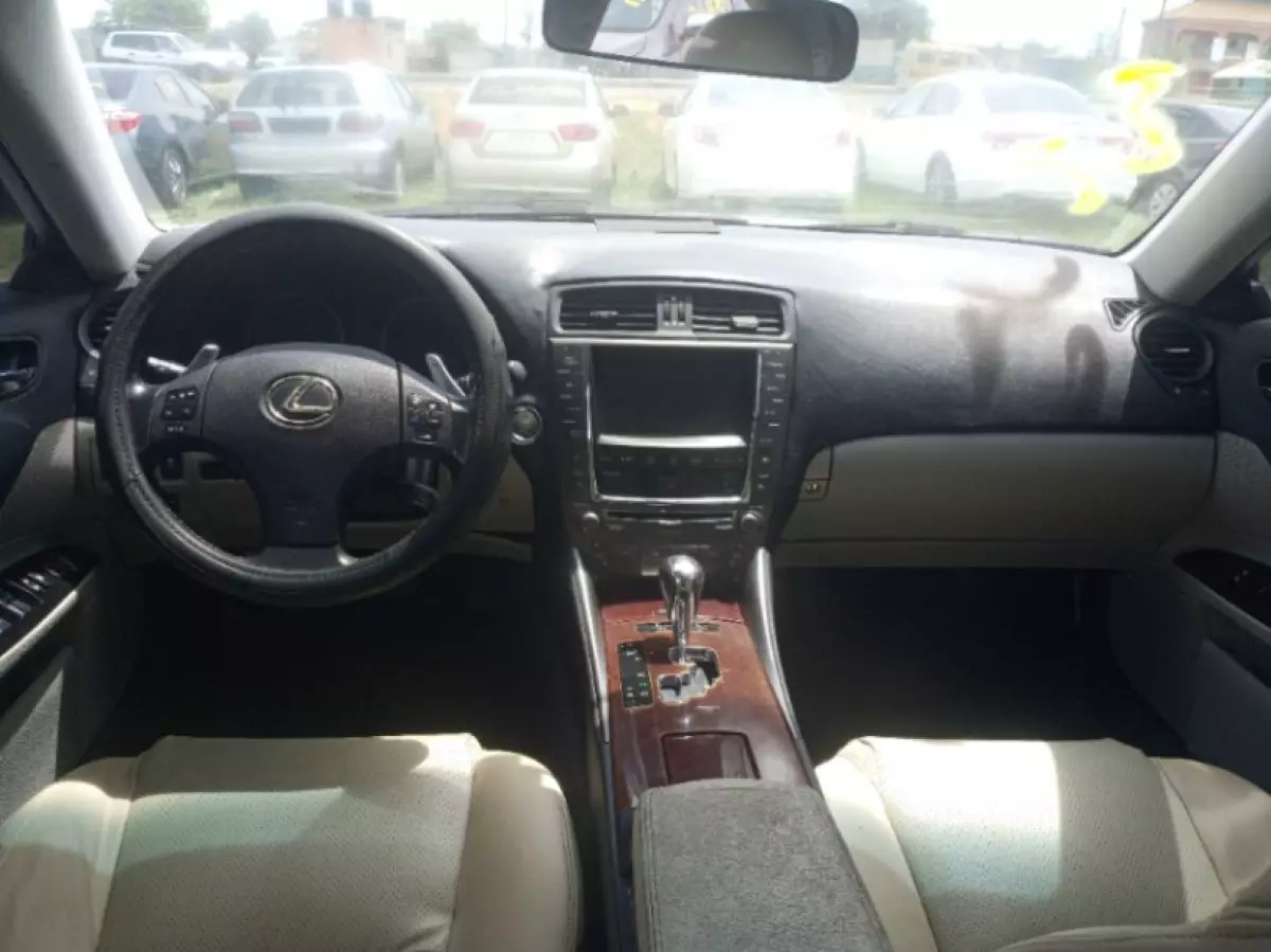 interiorFront