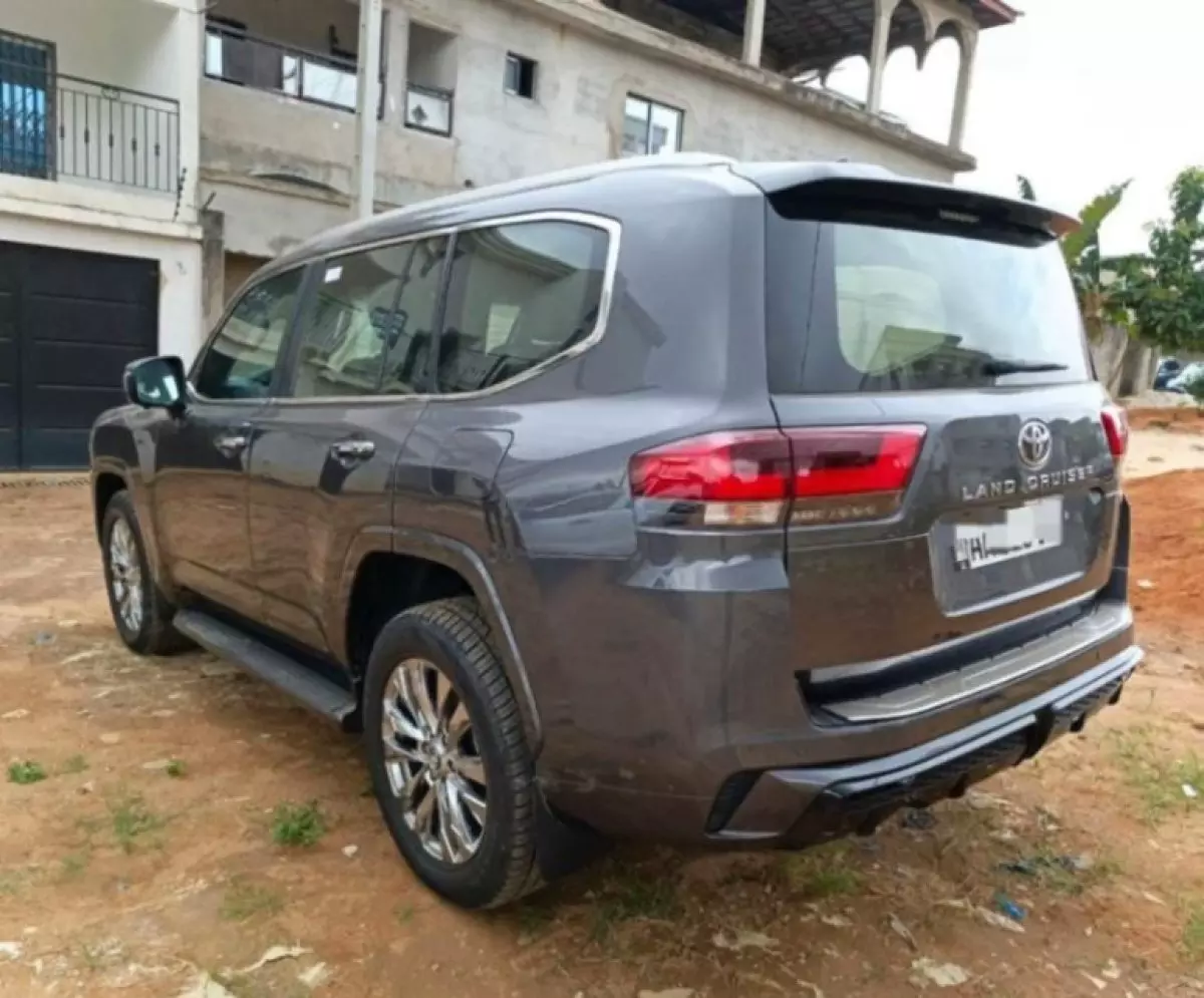 Toyota Land Cruiser   - 2023