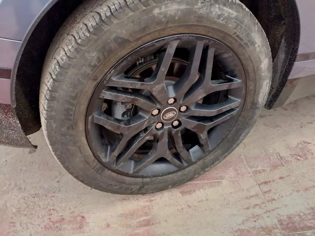 tyre1