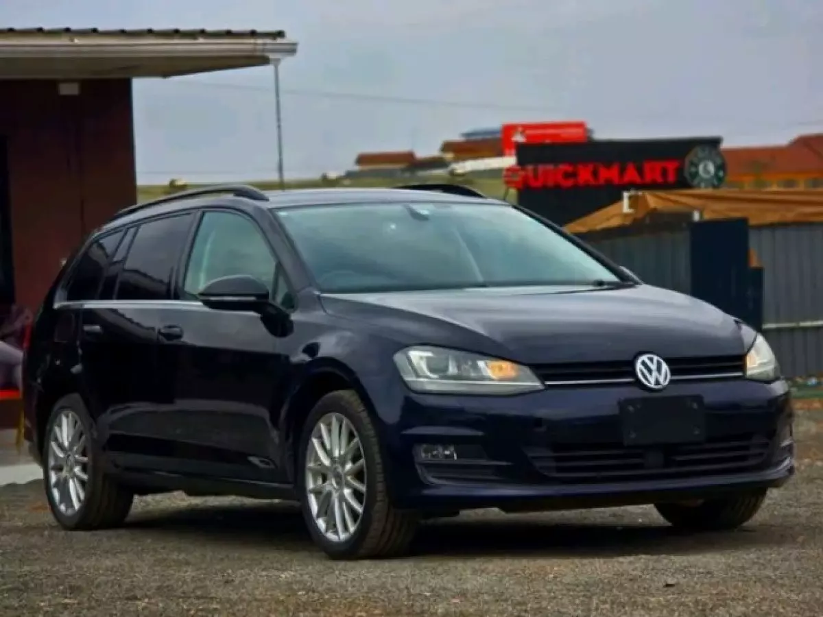 Volkswagen Golf - 2016